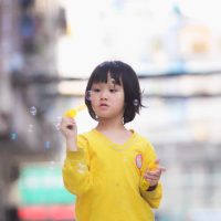 时光代理人第三季配角小兰角色图，清新可爱风格，是主角们的委托人之一
